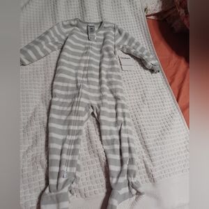 Gerber Gray and White Striped Baby Sleeper Size 18mnts